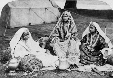 Kashmirische Nautch-Tänzerinnen, um 1860er
